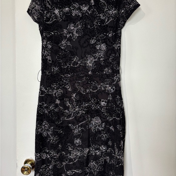 🎉4/30$🎉 Champagne Velvet Floral Print Cowl Neck Dress - Size M - Picture 7 of 7